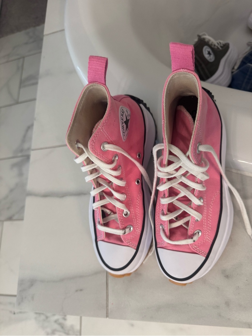 Converse Pink High-Top Platform Canvas Sneakers for Women- Run Star Hike 7.5 - Picture 2 of 3